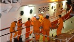 Tàu SAR 274 đã đưa ngư dân gặp nạn vào đất liền