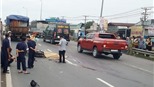 Xe máy va chạm xe tải tốc độ cao, 3 người chết