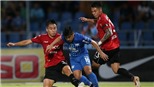 Văn Lâm bị đánh bại bởi siêu phẩm, Muangthong thua dưới tay thầy mới