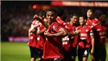 Văn Lâm cứu thua xuất thần, Muangthong hạ đẹp đội đầu bảng Thai League