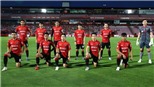 HLV Muangthong United tiết lộ lý do Văn Lâm không thi đấu