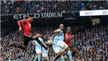 Pep Guardiola lo sốt vó khi Man City thủng lưới 6 bàn sau 2 trận 
