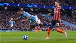 Sterling chơi đẹp, xin lỗi vì đã kiếm về quả 11m 'không đáng có' cho Man City