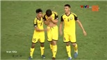 VIDEO: Hậu vệ Brunei khóc nức nở sau khi bị đuổi khỏi sân sau pha phạm lỗi với Quang Hải