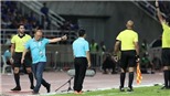 Vì sao thầy Park bị thẻ vàng trong trận đấu giữa Việt Nam và Thái Lan?