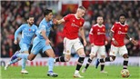 Góc chiến thuật: MU nên chơi với 5 hậu vệ trước Man City