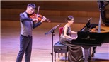 Hòa nhạc 'Sưởi ấm' quyên tiền giúp con gái đạo diễn phim 'Những ngọn nến trong đêm'