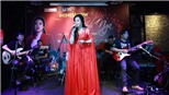 Ca sĩ Thanh Nga làm minishow giới thiệu MV 'Bỏ lại phía sau'