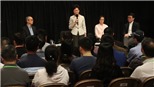 Trưởng khu hành chính đặc biệt Hong Kong (Trung Quốc) tiến hành cuộc đối thoại cộng đồng đầu tiên