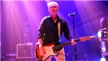 Cây guitar Andy Gill vĩ đại qua đời