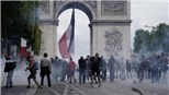 Cảnh sát Pháp chặn đoàn xe biểu tình tiến vào thủ đô Paris