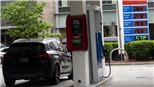 Giá xăng tại Mỹ lại lập mốc cao mới