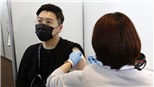 Chuyên gia Nhật Bản công bố nghiên cứu về tiêm kết hợp vaccine mũi thứ ba