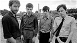 Ca khúc 'Love Will Tear Us Apart' của Joy Division: Tình yêu xé nát hôn nhân