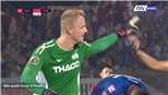 VIDEO: Thủ môn Sietma 'nổi điên' vì hậu vệ HAGL chơi như mơ ngủ