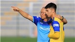 VIDEO bóng đá: Sân cỏ nhân tạo sẽ là "kẻ thù" lớn nhất của U22 Việt Nam