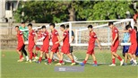 VIDEO Việt Nam đấu với Indonesia: Buổi tập đầu tiên của đội tuyển bóng đá VN tại Indo