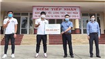 Người quan sát: Nhà nghèo sinh con hiếu