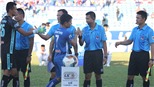 Trọng tài có phải là cái cớ?