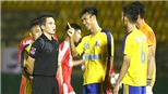 'Tiền đạo không bằng... tiền mặt'