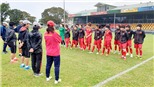 Nữ Việt Nam hào hứng tập luyện, chủ nhà nghiêm ngặt phòng dịch