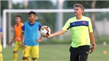 HLV Philippe Troussier: 'Cầu thủ trẻ phải có khát khao cống hiến'