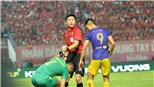 Trọng tài V-League: Khi 'Bụt... chùa người thiêng'