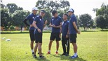 Người quan sát: Lắm thầy...