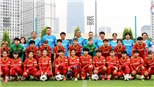 Phận má hồng trót 'say' bóng đá