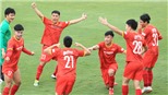 Tuyển Việt Nam vừa tập vừa ngóng thầy Park