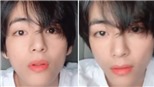 V BTS ‘lộ mặt’ trong kỳ nghỉ, trông vẫn mơ màng & hút hồn như xưa