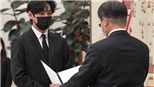 Giờ đến Nhà Xanh Hàn Quốc cũng công nhận V  BTS là ‘Vua cháy hàng’