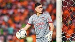 Muangthong tiết lộ lý do Văn Lâm phải ngồi dự bị