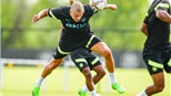 Haaland dũng mãnh ở buổi tập đầu tiên cùng Man City