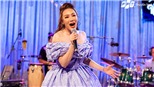 Hồ Quỳnh Hương gọi cả 'bầu trời' kỉ niệm về với khán giả