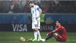 Ronaldo và Messi: Kém vinh quang vì World Cup