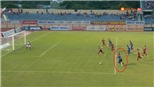 VIDEO: Quảng Nam vs TPHCM: Quyết định tranh cãi của trọng tài Đình Thái