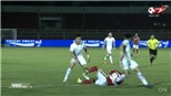 VIDEO: Pha va chạm khiến Lâm Ti Phông rời sân bất đắc dĩ
