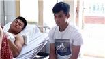 Sau tai nạn kinh hoàng, cầu thủ Long An tới bệnh viện xin lỗi Văn Hào