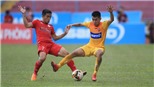 Sầm Ngọc Đức tái hiện 'kung fu' kinh hoàng tại V-League