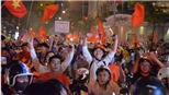 CĐV Sài Gòn vẫn mở hội dù Việt Nam rơi chiến thắng