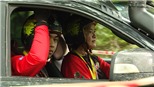 Câu chuyện 'Bà già gân' mê thử thách 'nặng đô'