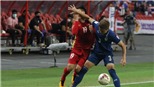 Tuyển thủ Thái Lan Bunmathan 'gây hấn' với CĐV