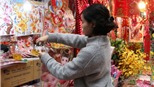 Dạo quanh Hàng Mã, ngắm 'muôn hình muôn vẻ' con giáp của năm Kỷ Hợi 2019