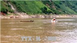 Tìm được thi thể nạn nhân đầu tiên trong vụ lật thuyền trên sông Đà