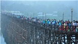 Nguy cơ sập cầu gỗ dài nhất của Thái Lan do mưa lũ