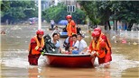 Trung Quốc triển khai hơn 7.000 binh lính hỗ trợ người dân vùng lũ