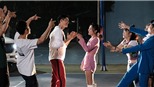 'Gái ế' Văn Mai Hương bối rối khi tỏ tình với trai đẹp trong MV 'Let's talk about love'