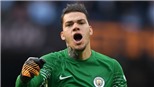 Thủ thành Ederson: 'Tôi có thể đá tiền vệ và sút phạt thành bàn'