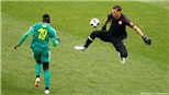 HLV Ba Lan sốc vì bàn thắng 'kỳ quái' của Senegal